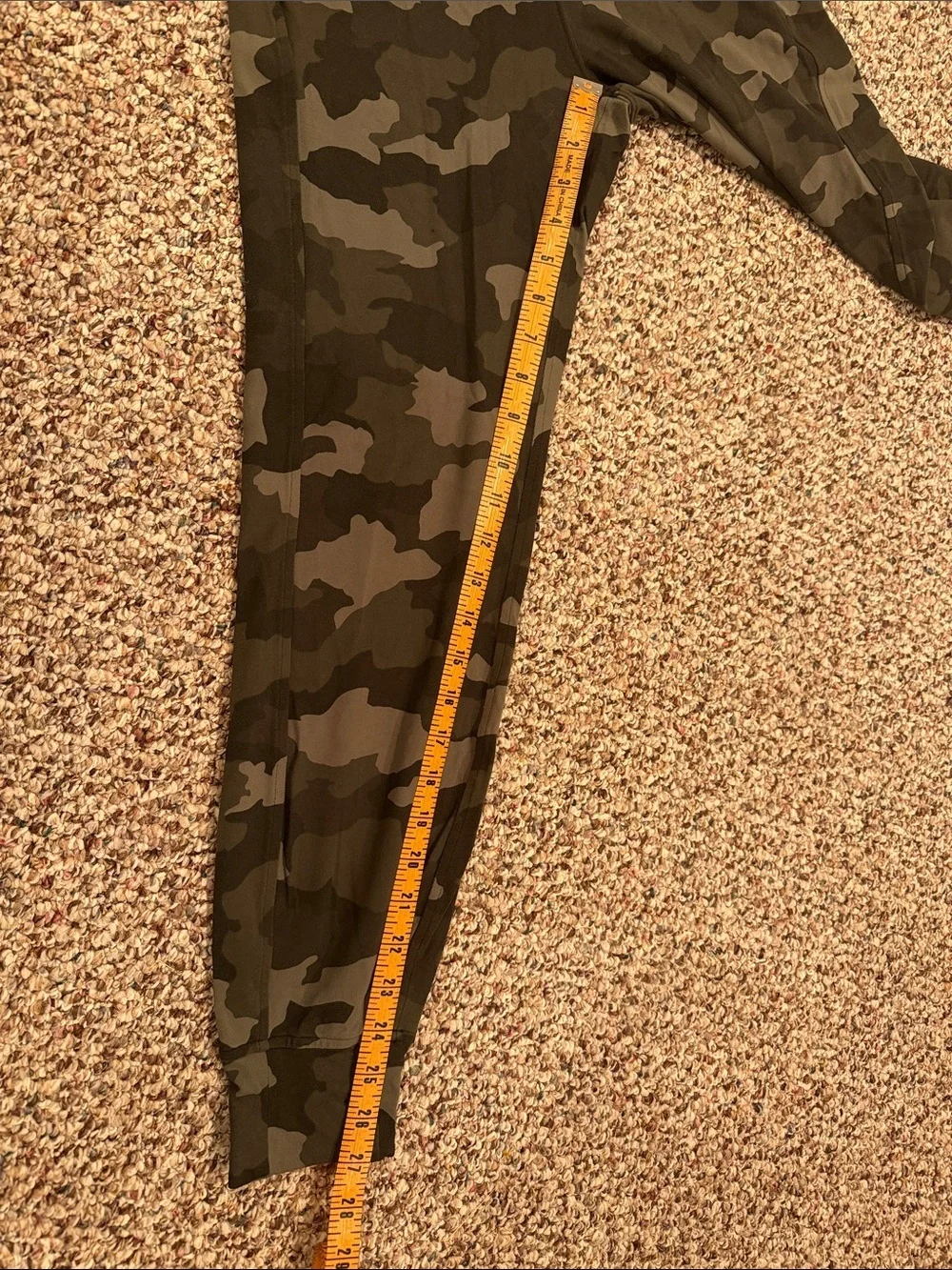 Lululemon Camouflage Jogger Pants size 2